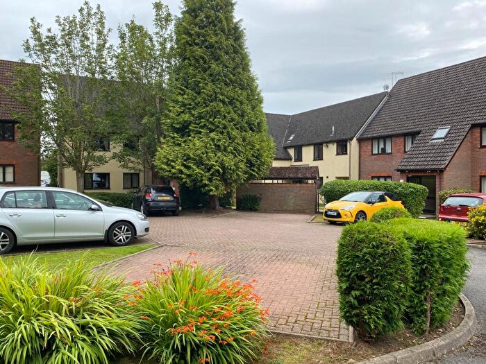 2 Bedroom Apartment For Sale In Balfour Mews, Bovingdon, HP3