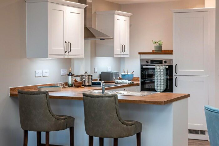 2 Bedroom Apartment To Rent In Elmwood Drive, Brighouse, West Yorkshire, HD6