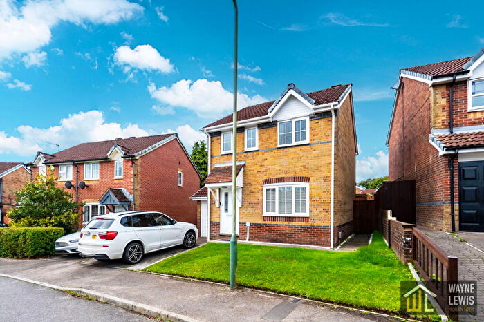 3 Bedroom Detached House For Sale In Meadow Way, Caerphilly, CF83