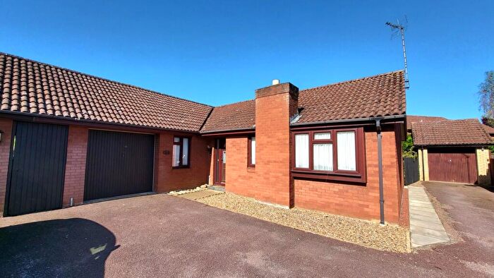 3 Bedroom Detached Bungalow For Sale In Abbotts Grove, Werrington, Peterborough, PE4