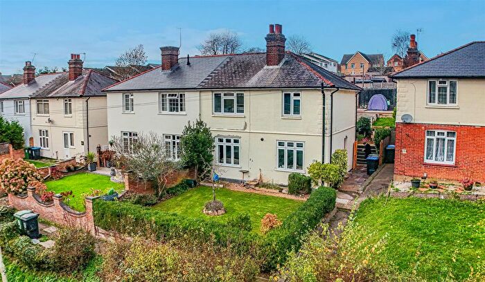 3 Bedroom Semi Detached House For Sale In St. Albans Hill, Hemel Hempstead, HP3