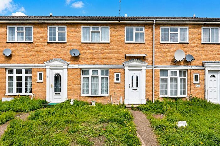 3 Bedroom Property To Rent In Brompton Close, Isleworth, TW4