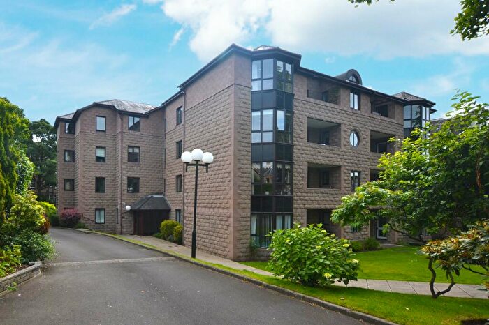 3 Bedroom Flat To Rent In Morningside Park, Morningside, Edinburgh, EH10