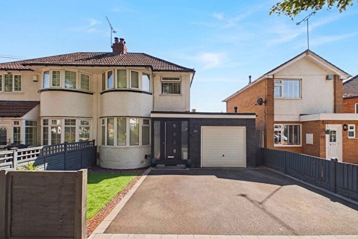 3 Bedroom Semi-Detached House For Sale In Rectory Park Road, Birmingham, B26