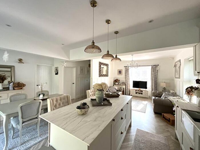 2 Bedroom Bungalow For Sale In Dale Road North, Matlock, DE4