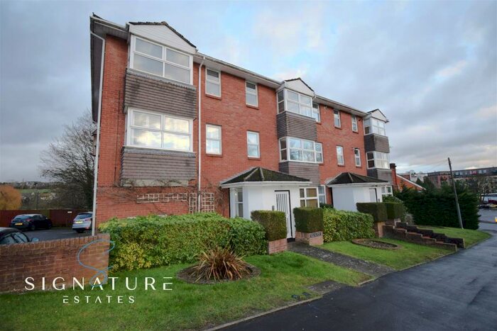 2 Bedroom Flat To Rent In Warners End Road, Hemel Hempstead, HP1