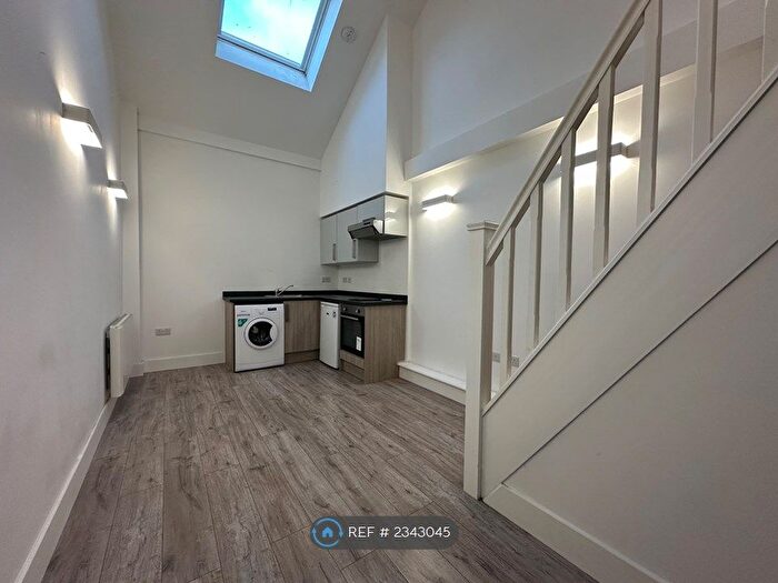 1 Bedroom Flat To Rent In Ravensdale Industrial Estate, London, N16