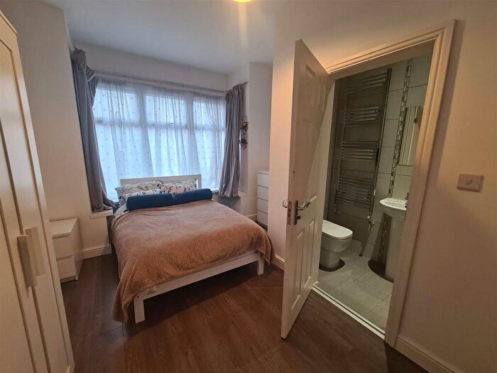 Terraced House To Rent In Alexander Road, Acocks Green, Birmingham, B27