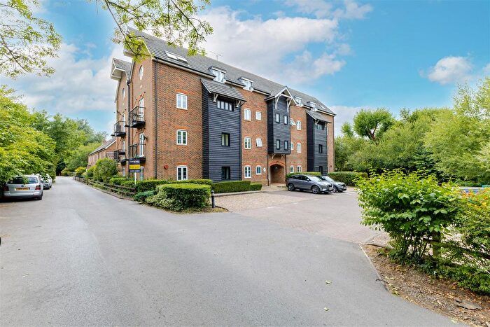 2 Bedroom Property For Sale In Springwell Lane, Rickmansworth, WD3