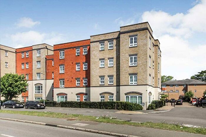 2 Bedroom Flat For Sale In Holyhead Mews, Cippenham, SL1