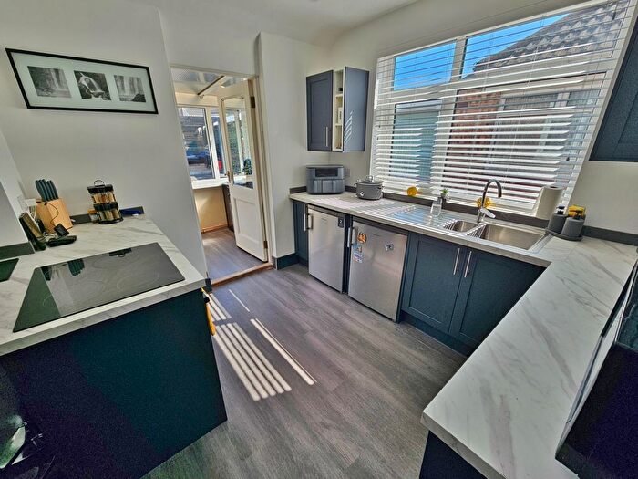 2 Bedroom Semi-Detached Bungalow For Sale In Fareham Park Road, Fareham, PO15