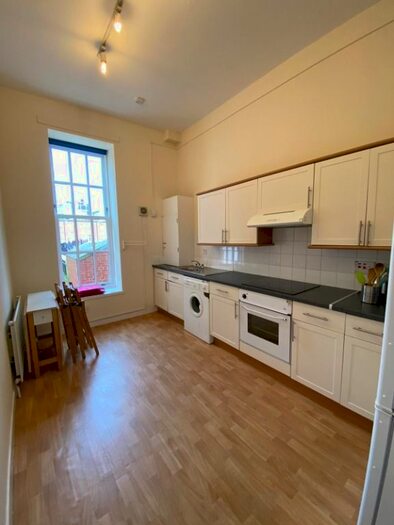 3 Bedroom Flat To Rent In Beith Street, West End, Glasgow, G11