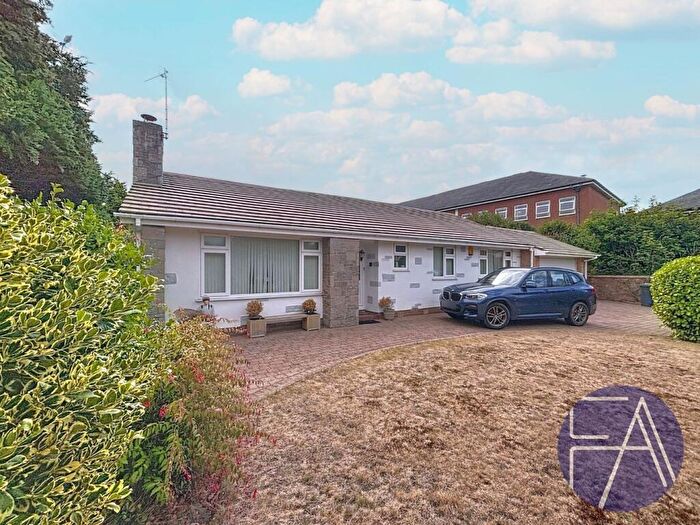 3 Bedroom Detached Bungalow For Sale In Worthing Close, Southport, Merseyside, PR8
