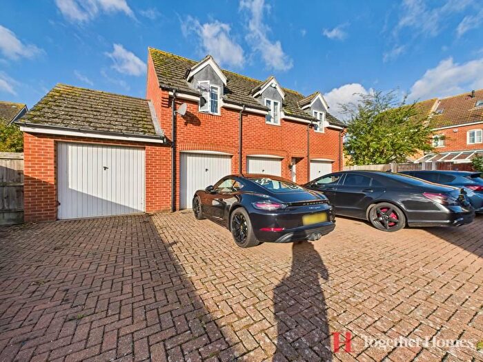 2 Bedroom Flat For Sale In Wingfield Drive, Orsett, RM16