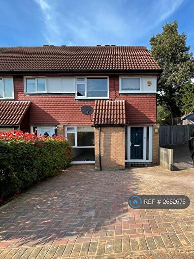 3 Bedroom End Of Terrace House To Rent In Hillside Close, Banstead, SM7