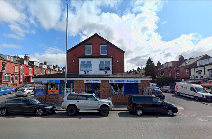 1 Bedroom Flat To Rent In Conway Place, Leeds, LS8