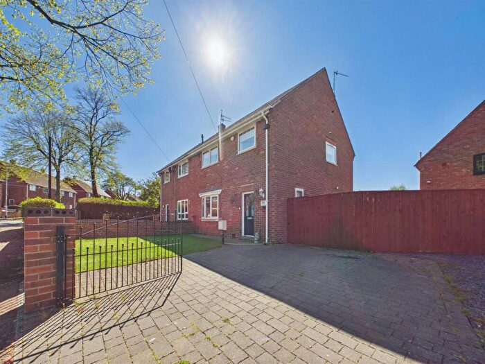 3 Bedroom Semi-Detached House For Sale In St. Cuthberts Drive, Gateshead, NE10