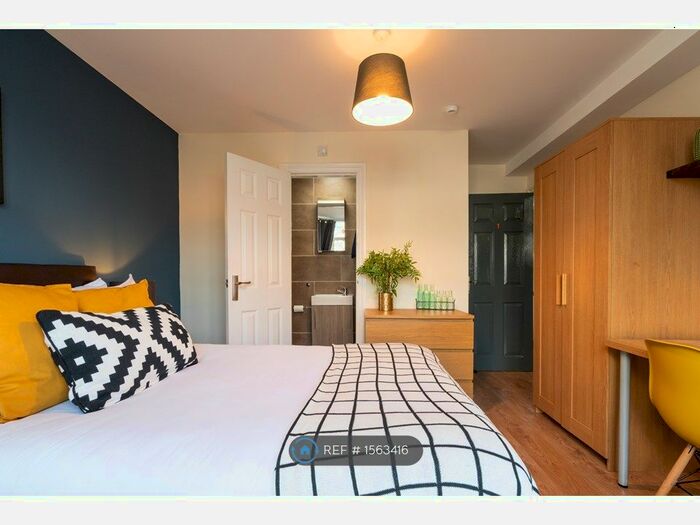 6 Bedroom Semi-Detached House To Rent In St. Christians Road, Coventry, CV3