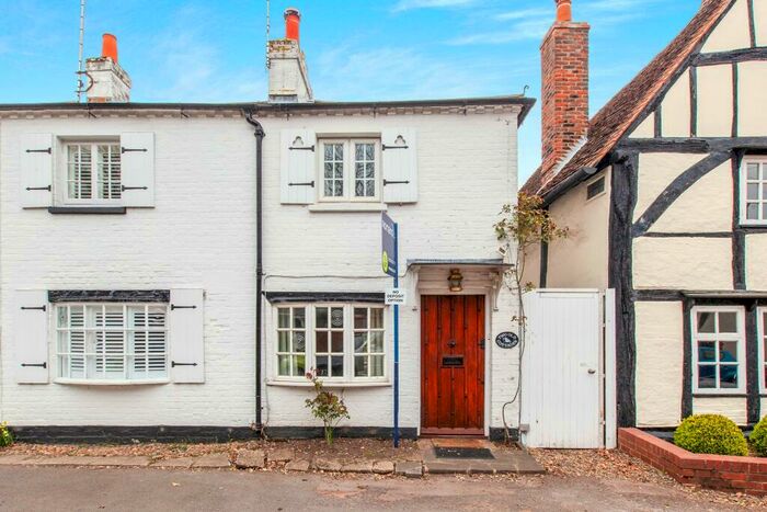 2 Bedroom Cottage To Rent In Holyport Street, SL6