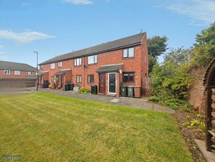 2 Bedroom Flat For Sale In Appleby Court, North Shields, NE29