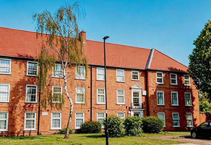 3 Bedroom Flat To Rent In Manor Court, Enfield, EN1