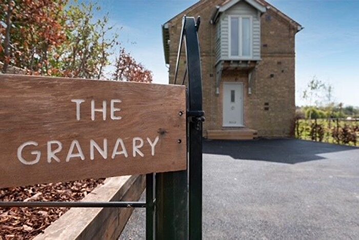 1 Bedroom Detached House For Sale In Oxhey Hall Farm, Hampermill Lane, Watford, WD19