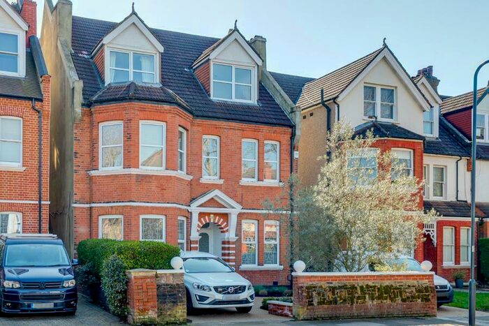 6 Bedroom Terraced House To Rent In Dartmouth Road, Mapesbury, NW2