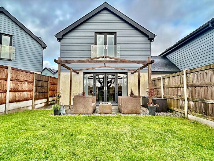2 Bedroom Link Detached House For Sale In Parc Delfryn, Brynteg, Isle Of Anglesey, LL78