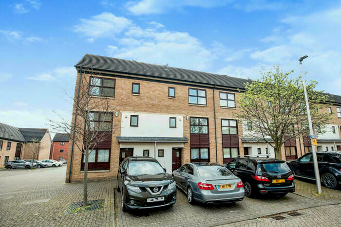 4 Bedroom Flat To Rent In Tower Square, Northampton, NN5