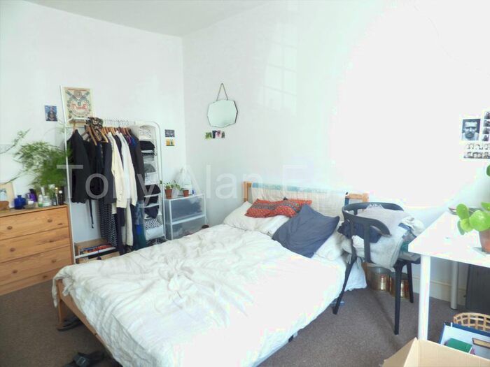 2 Bedroom Flat To Rent In Hilsea Street, London, E5