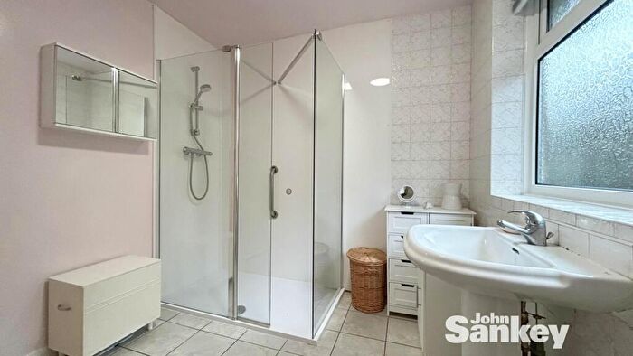 2 Bedroom Detached Bungalow For Sale In Nottingham Road, Mansfield, NG18