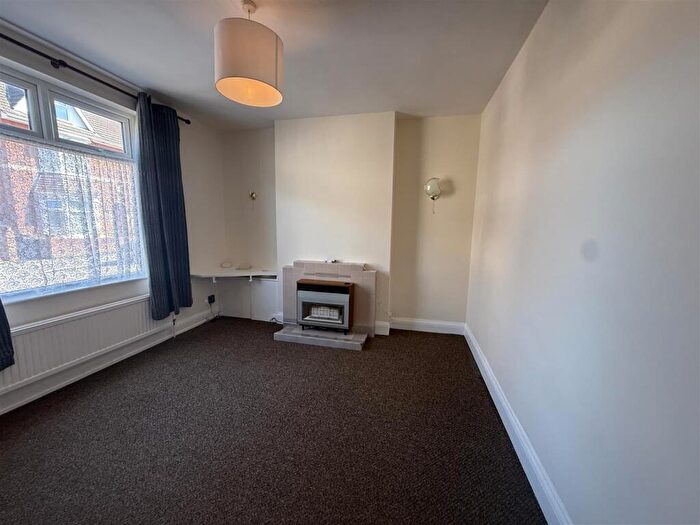 2 Bedroom Semi Detached House To Rent In York Road, Kettering, Northants, NN16