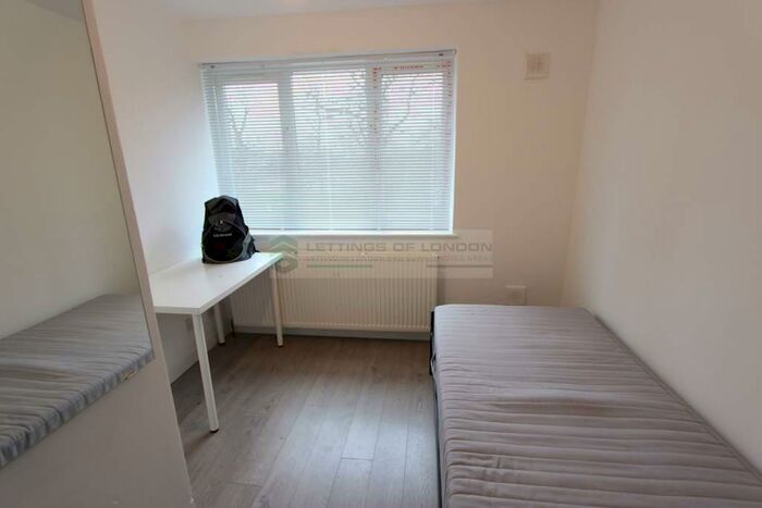 1 Bedroom Apartment To Rent In Goldings Crescent, Hatfield, AL10