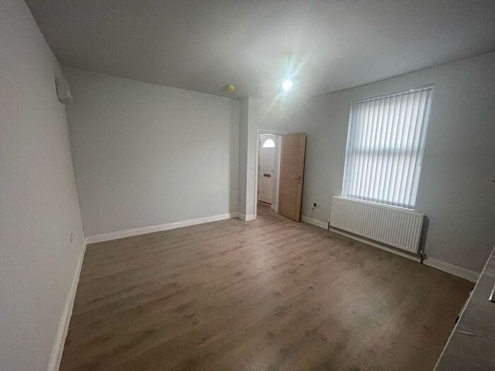 4 Bedroom Terraced House To Rent In Parkfield Row, Beeston, Leeds, LS11