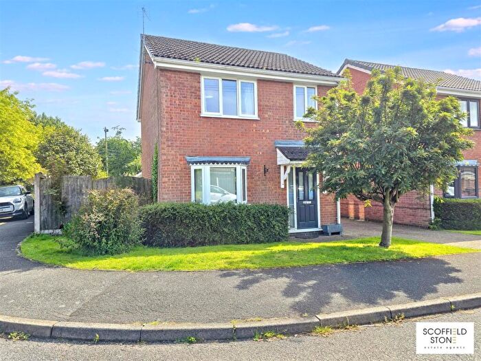 3 Bedroom Detached House For Sale In Bancroft Close, Hilton, DE65