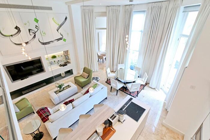 4 Bedroom Flat To Rent In Hyde Park Gate, London, SW7
