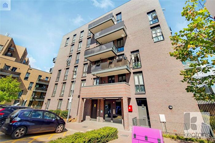 2 Bedroom Flat To Rent In Skein Court, Gresham Place, Bow, London, E3