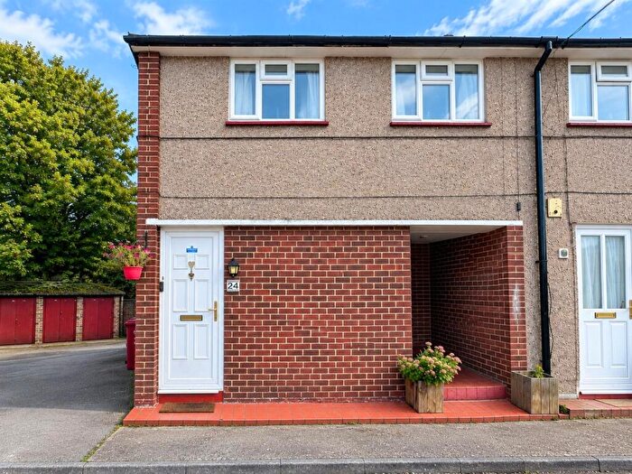 2 Bedroom Maisonette For Sale In Church Street, Chalvey, Slough, SL1