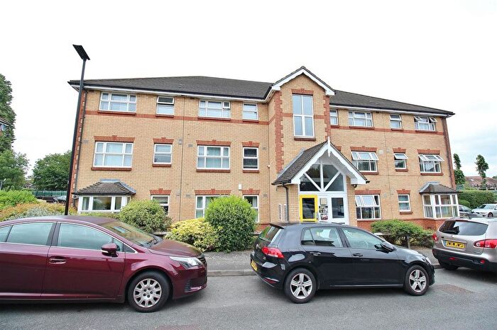 2 Bedroom Flat To Rent In Taylor Close, Hounslow, TW3