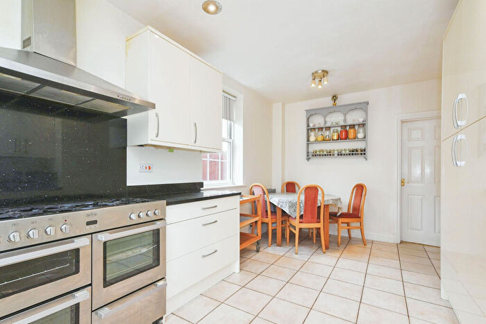 4 Bedroom Detached House For Sale In Malmesbury Road, Chippenham, SN15
