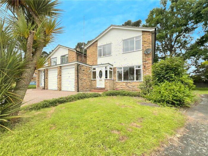 3 Bedroom Link Detached House To Rent In Coombe Drive, Fleet, GU51