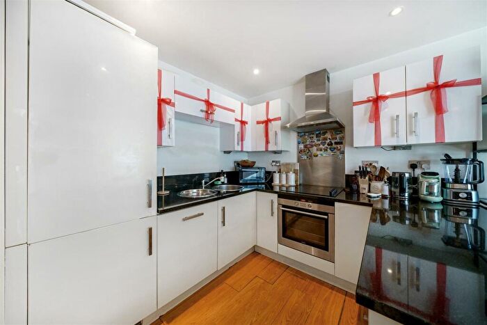 1 Bedroom Apartment For Sale In The Galley, Basin Approach, Gallions Reach, E16
