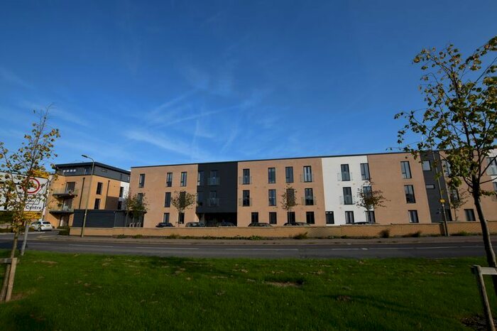 2 Bedroom Flat To Rent In Angus Court, Thame, OX9