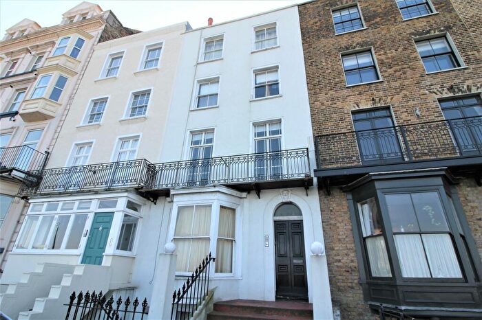 Flat To Rent In Fort Crescent, Margate, CT9