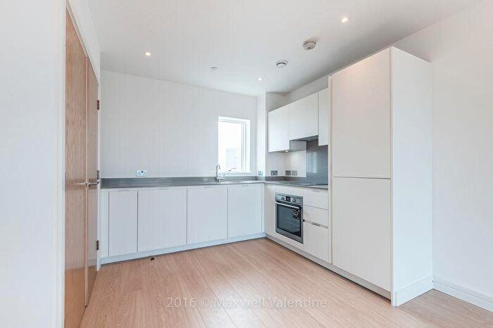 2 Bedroom Flat To Rent In Luxury Apartment, CR0