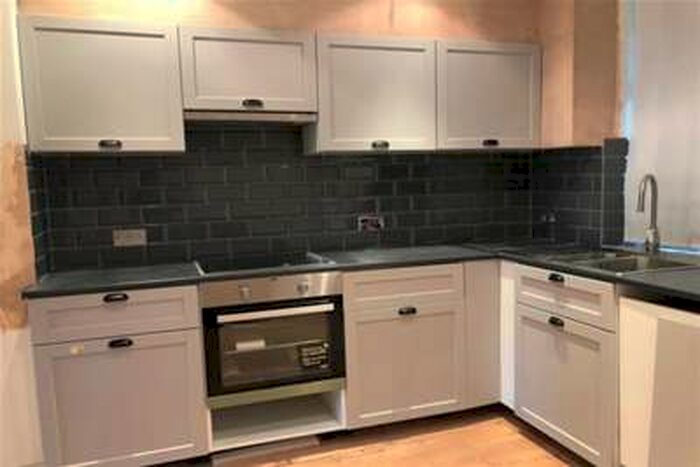 2 Bedroom Flat To Rent In South Woodford, E18