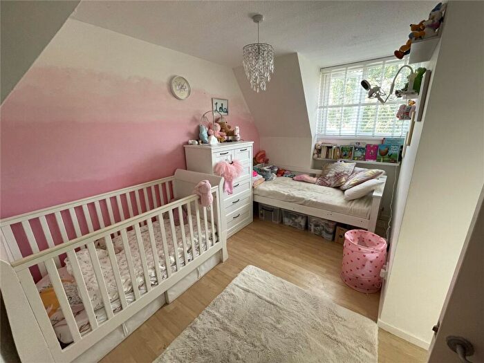 4 Bedroom Detached House For Sale In Old Cross Tree Way, Ash Green, GU12