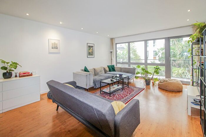 2 Bedroom Flat To Rent In Wick Lane, London, E3