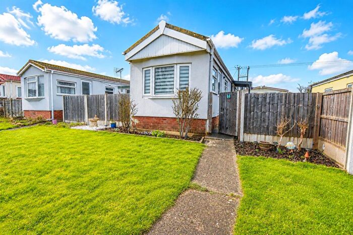 1 Bedroom Park Home For Sale In Berkeley Vale Park, Berkeley, GL13