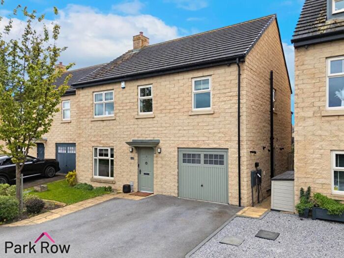 4 Bedroom Detached House For Sale In Hamilcar Close, Sherburn In Elmet, Leeds, LS25